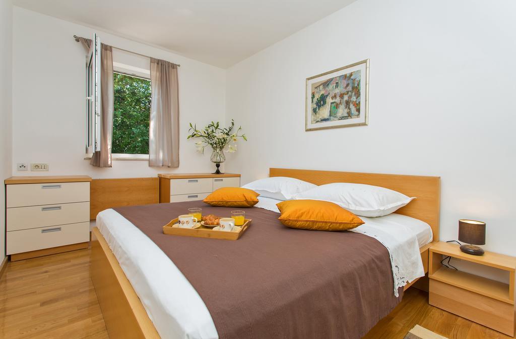 Comfortable Apartment Laura Lapad With Garage Дубровник Екстер'єр фото