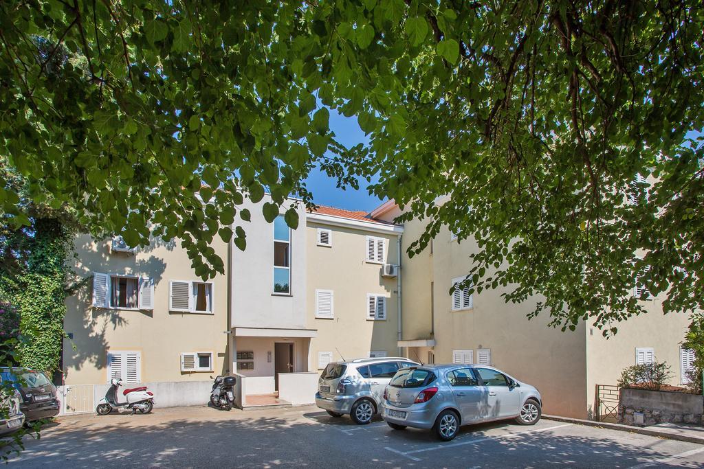 Comfortable Apartment Laura Lapad With Garage Дубровник Екстер'єр фото